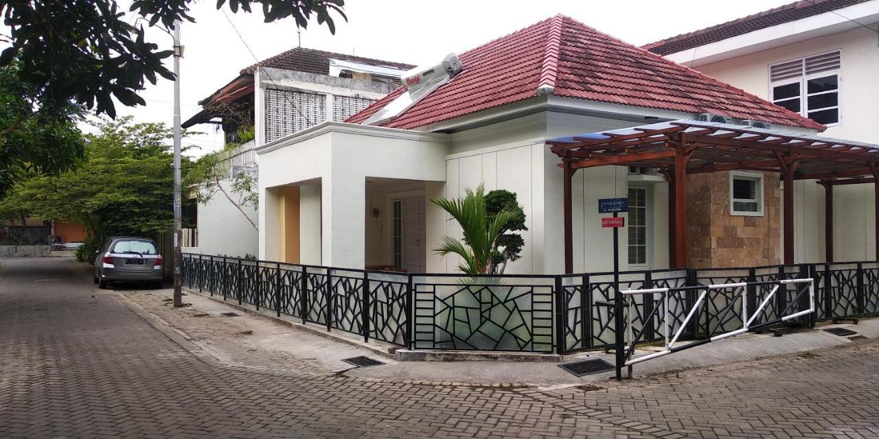 Omah Inap D24 Syariah Near Universitas Aisyiah Yogyakarta Mitra Reddoorz Sleman  Dış mekan fotoğraf